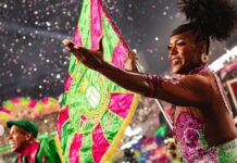 Com canto forte e evolução quente, Mangueira entrega ensaio técnico de alto nível