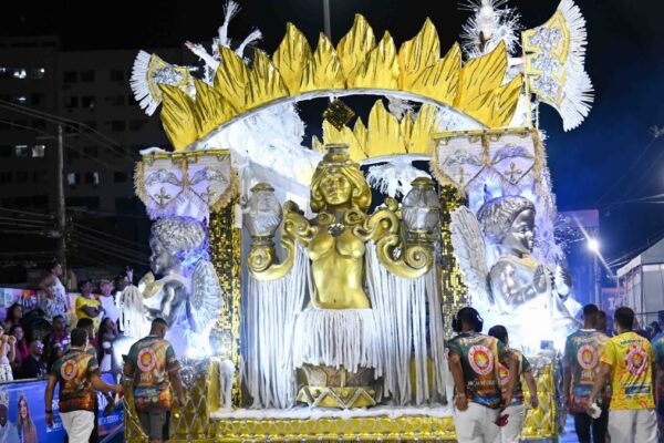 Renascer de Jacarepaguá ousa em plástica e estética na busca do título da Série Prata na Intendente 2 renascer 2026 3