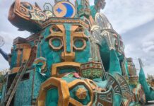 Rosas de Ouro 2026: alegorias na área da concentração