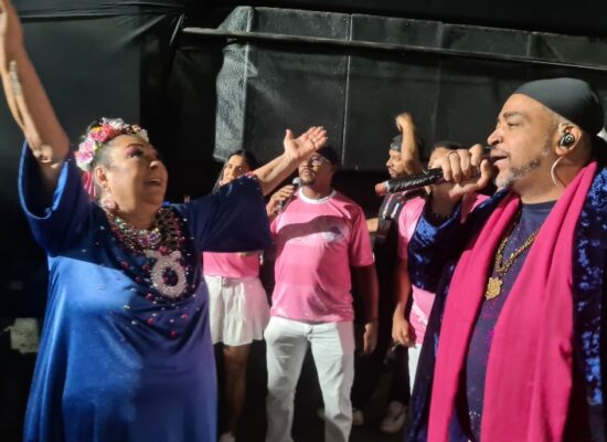 Projeto Sou Roseira impulsiona o canto da comunidade e reforça organização da Rosas de Ouro no segundo ensaio técnico 3 rosas et2 4