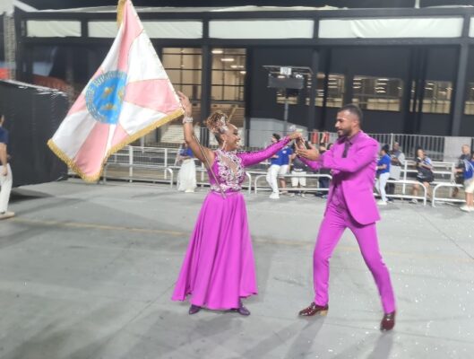 Projeto Sou Roseira impulsiona o canto da comunidade e reforça organização da Rosas de Ouro no segundo ensaio técnico 2 rosas et2 5