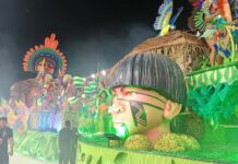 Carnaval de Vitória 2026: Com enredo sobre São Mateus, Rosas de Ouro impacta na abertura da segunda noite em Vitória