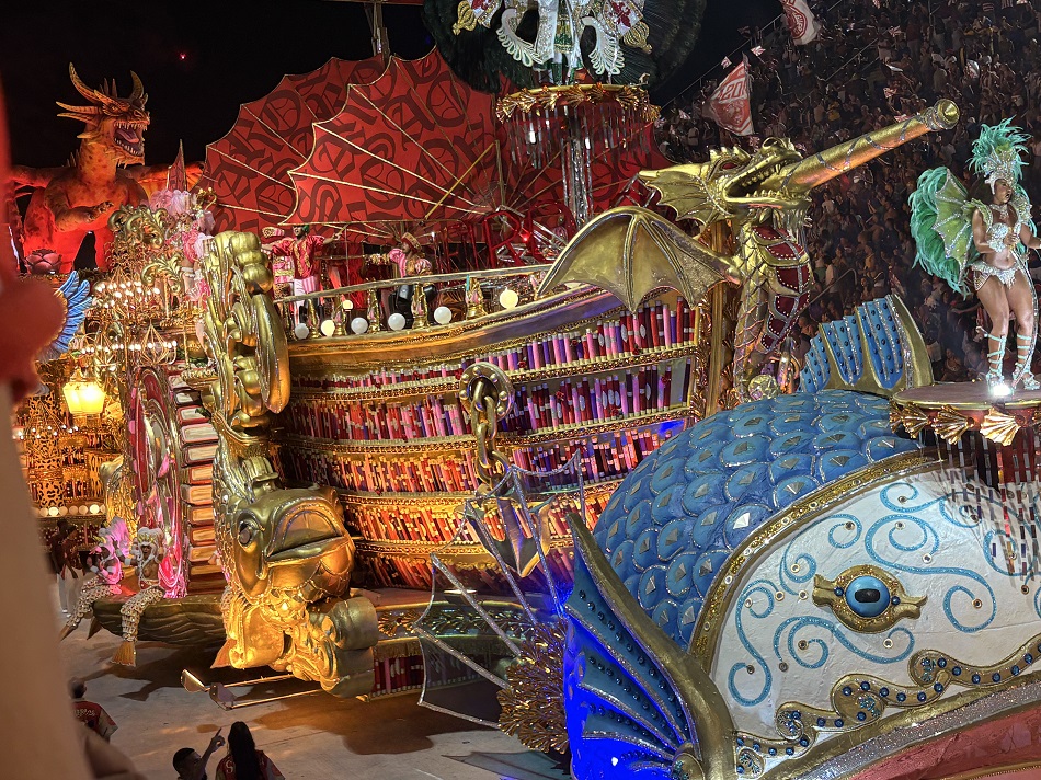 Acadêmicos do Salgueiro abre desfile com navio-biblioteca e transforma legado de Rosa Magalhães em espetáculo visual 1 salgueiro aa1