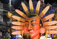 Pagode, ancestralidade e emoção marcam desfile da São Clemente