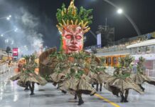 Comissão de Frente é destaque em desfile da Unidos de São Lucas