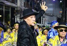 Freddy Ferreira analisa bateria da Unidos da Tijuca no desfile no Carnaval 2026