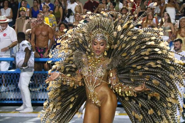 Paraíso do Tuiuti exaltou Ifá com potência cênica e musical, mas sofreu com falhas em evolucão 7 tuiuti desfile 2026 26