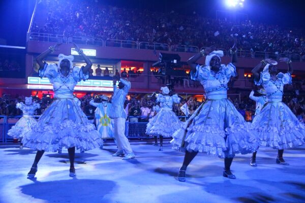 Colorido de Heitor pinta estética primorosa e excelência em outros quesitos colocam Vila Isabel na briga pelo título 2 vila isabel desfile 2026 07