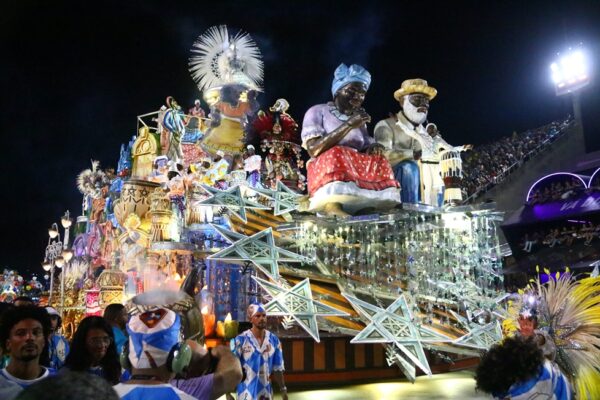 Colorido de Heitor pinta estética primorosa e excelência em outros quesitos colocam Vila Isabel na briga pelo título 1 vila isabel desfile 2026 21