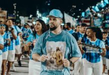 Freddy Ferreira analisa a bateria da Vila Isabel no segundo ensaio técnico na Sapucaí