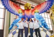 Paulo Barros apresenta enredo da Estrela do Terceiro Milênio para os compositores