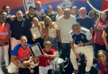 Pérola Negra celebra retorno ao Grupo Especial em noite de prêmios e reabertura da quadra