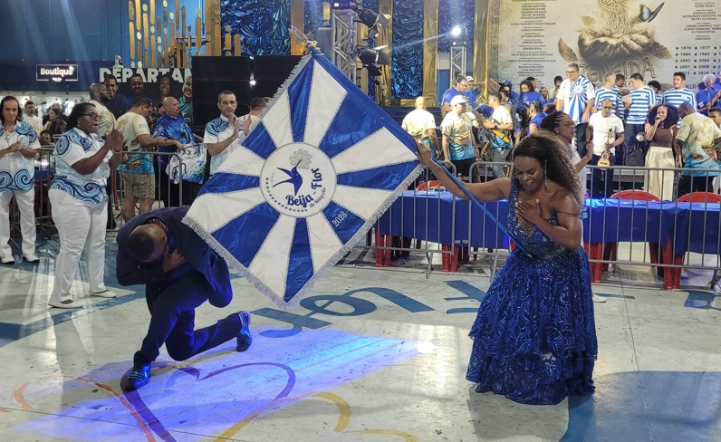 Análise: Disputa afunila e sambas despontam nas eliminatórias da Beija-Flor 1 beijaflor casal