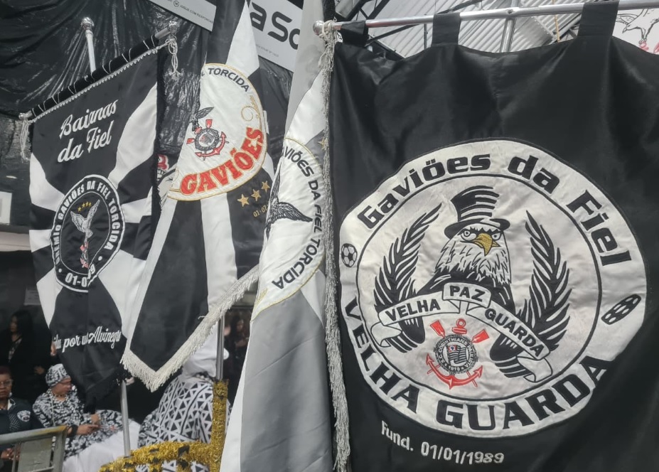 gavioesbandeira