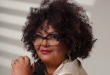 Babi Cruz celebra 50 anos de carnaval e será homenageada pela Estrelinha da Mocidade