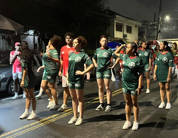 Sob forte chuva, Mocidade Alegre inicia temporada de ensaios de rua visando a preparação para o Carnaval 2027 6 morada rua1610 1