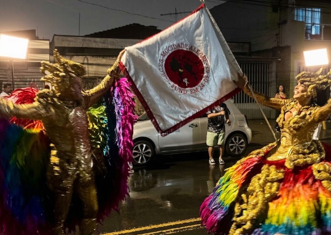 Sob forte chuva, Mocidade Alegre inicia temporada de ensaios de rua visando a preparação para o Carnaval 2027 8 morada rua1610 4
