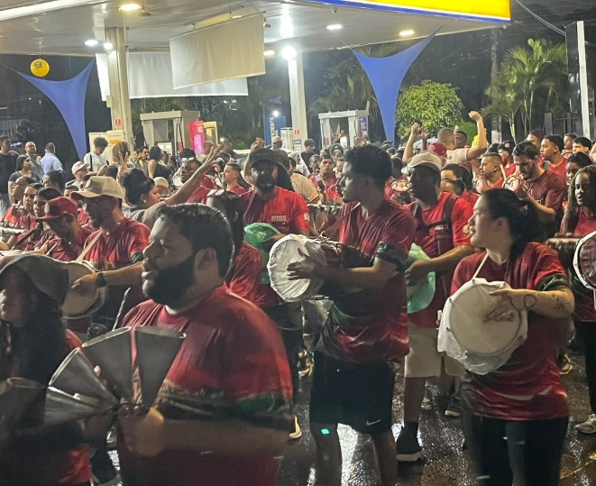 Sob forte chuva, Mocidade Alegre inicia temporada de ensaios de rua visando a preparação para o Carnaval 2027 10 morada rua1610 6