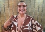 Presidente da Mocidade Alegre, Solange Cruz lança coleção de óculos inspirada em seu estilo