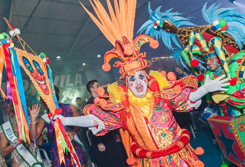 Vila Maria revive o ‘circo da vida’ e mira alto com Mauro Quintaes no Carnaval 2027 19 vilamaria fantasias27 1